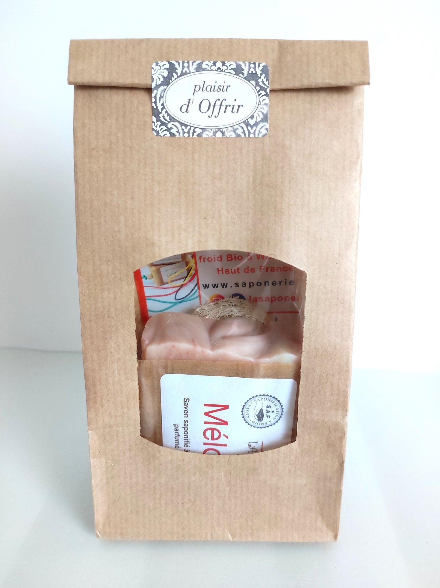 Pochette cadeau OFFERTE avec 1 Savon & 1 loofah